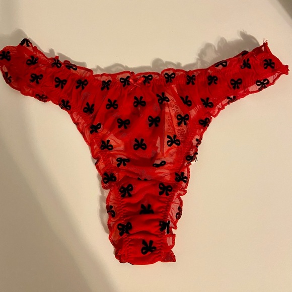 Dream Angels Ruffle Mesh Thong Panty Size M - Picture 2 of 6